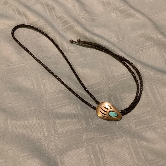 TN Jewelry - VINTAGE "TN" STERLING BEAR CLAW BOLO TIE TN Jewelry - VINTAGE "TN" STERLING BEAR CLAW BOLO TIE